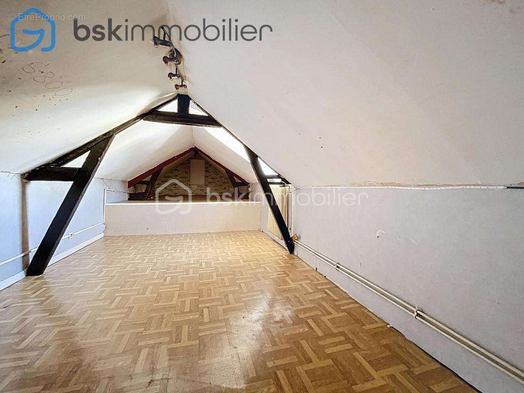 Maison à SAINT-ETIENNE-DU-ROUVRAY