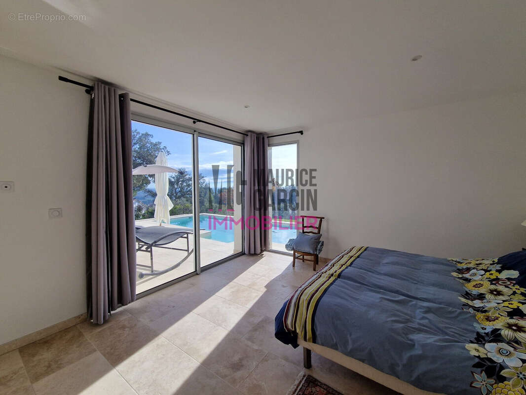 Maison à L'ISLE-SUR-LA-SORGUE