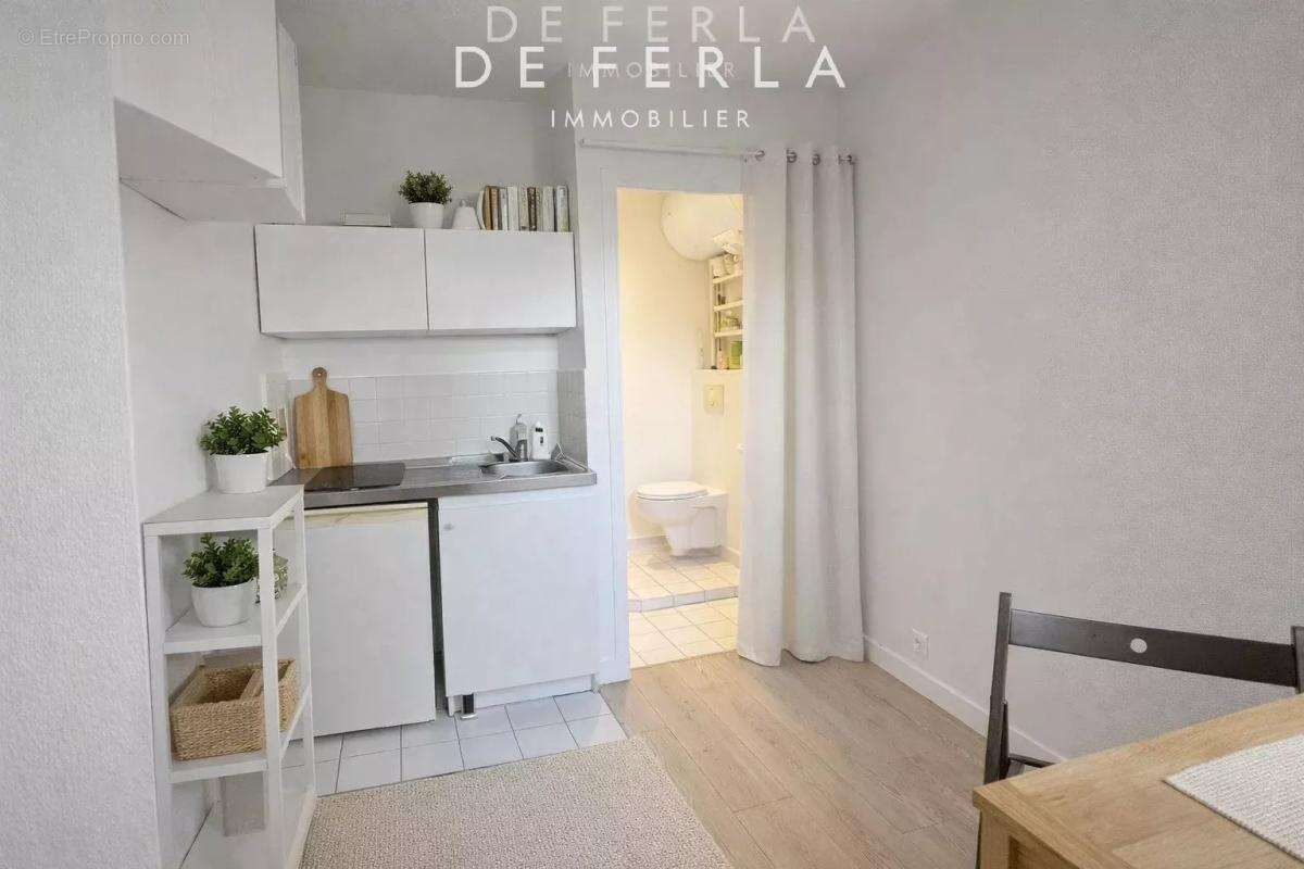 Appartement à PARIS-7E