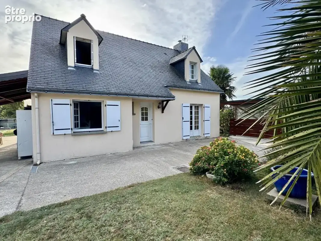 Maison à DONGES