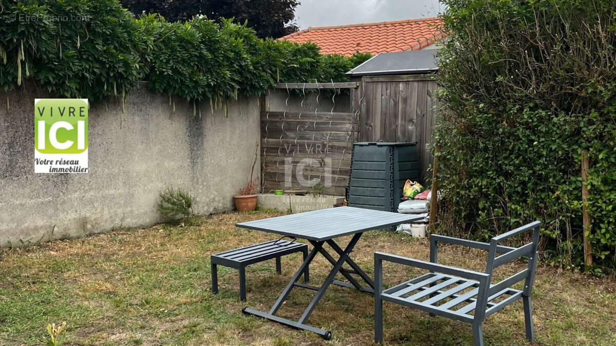 Maison à LA CHAPELLE-BASSE-MER