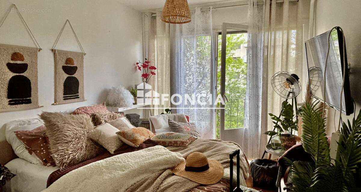 Appartement à SAINT-ETIENNE