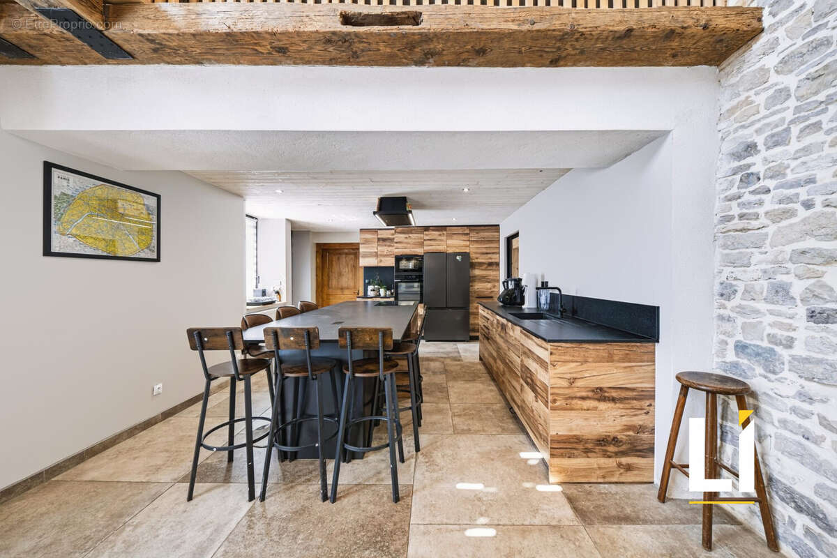 Maison 164 m² à Maiche  - photo 3
