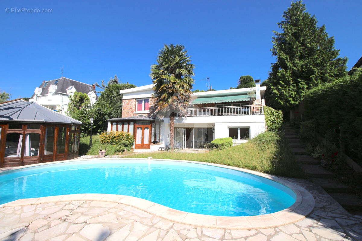 Maison à CHENNEVIERES-SUR-MARNE