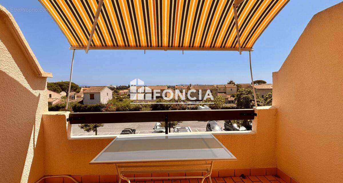 Appartement à LA LONDE-LES-MAURES