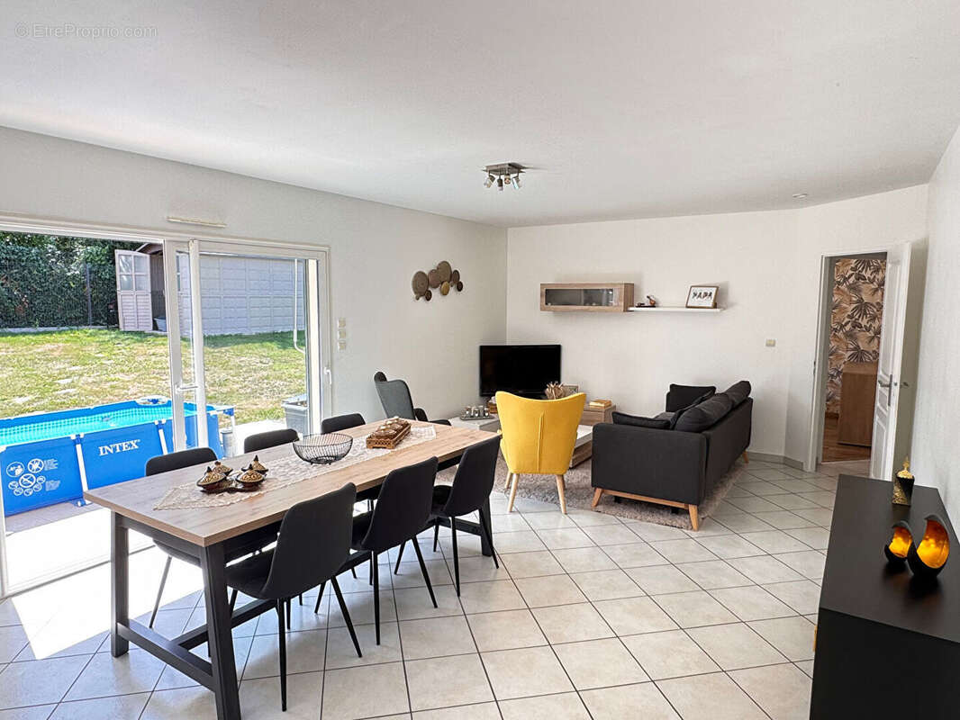 Maison à TONNAY-CHARENTE