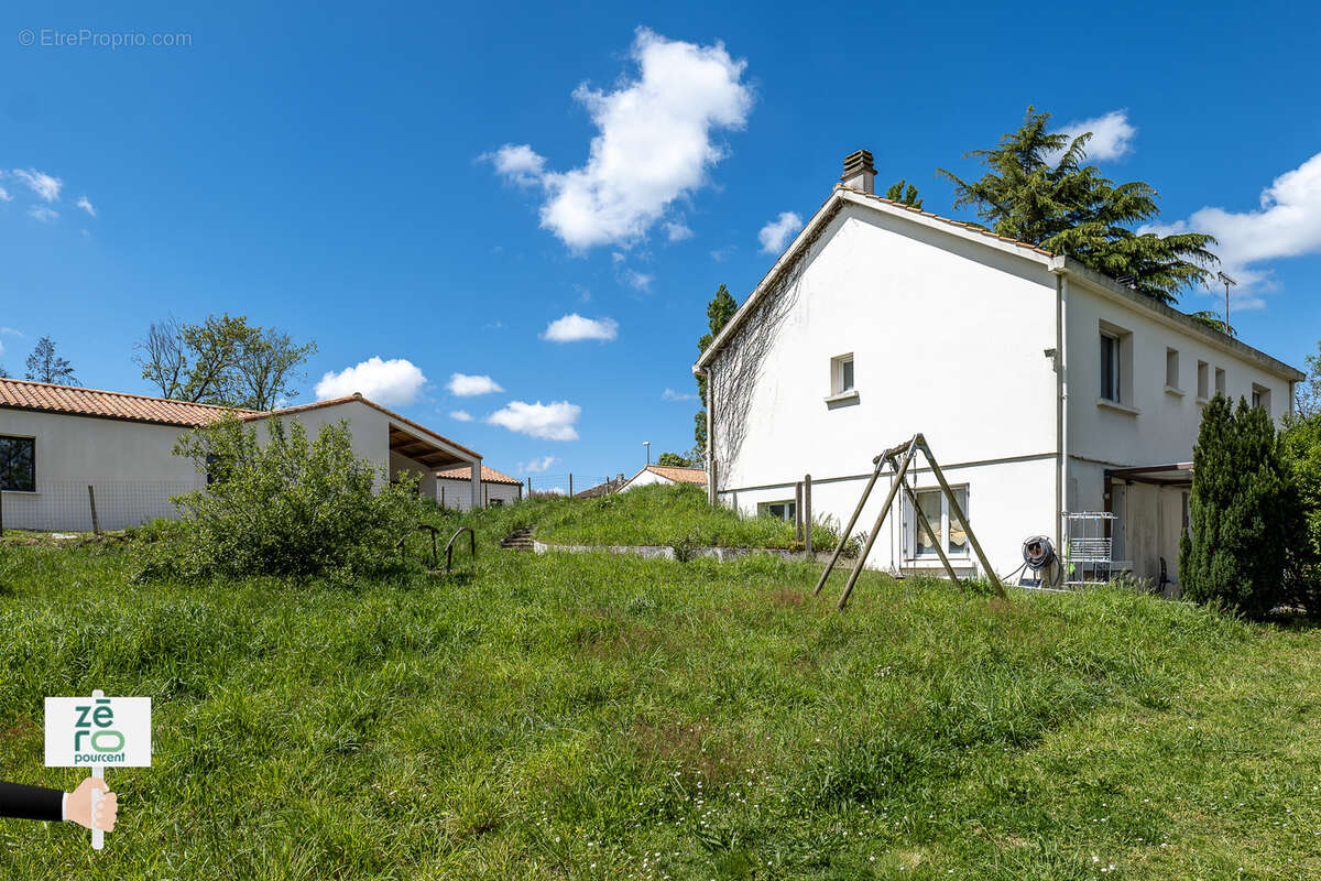 Maison à LA CHAPELLE-PALLUAU