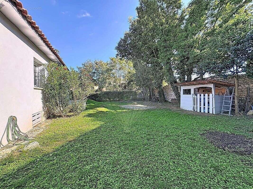 Maison à SAINTE-ANASTASIE