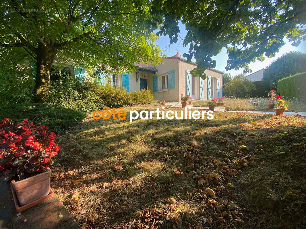 Maison à LES HERBIERS