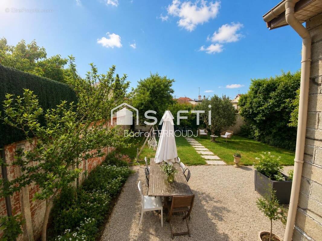 Photo 1 - Maison à VAUJOURS