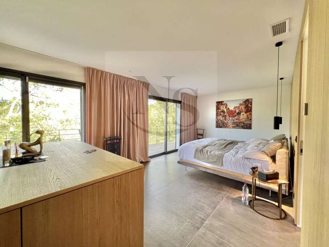 Maison à LE THOLONET