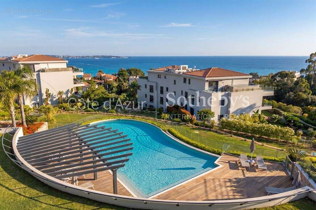 Appartement à VALLAURIS