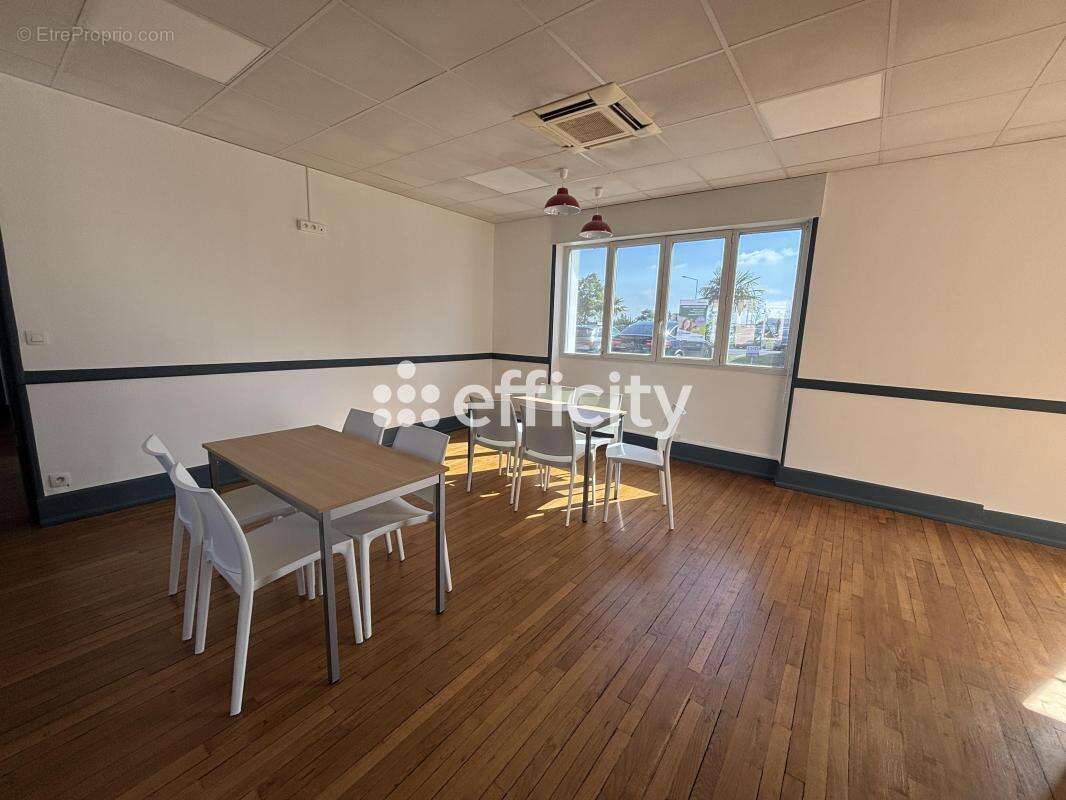 Locaux/Biens immobiliers - photo 7