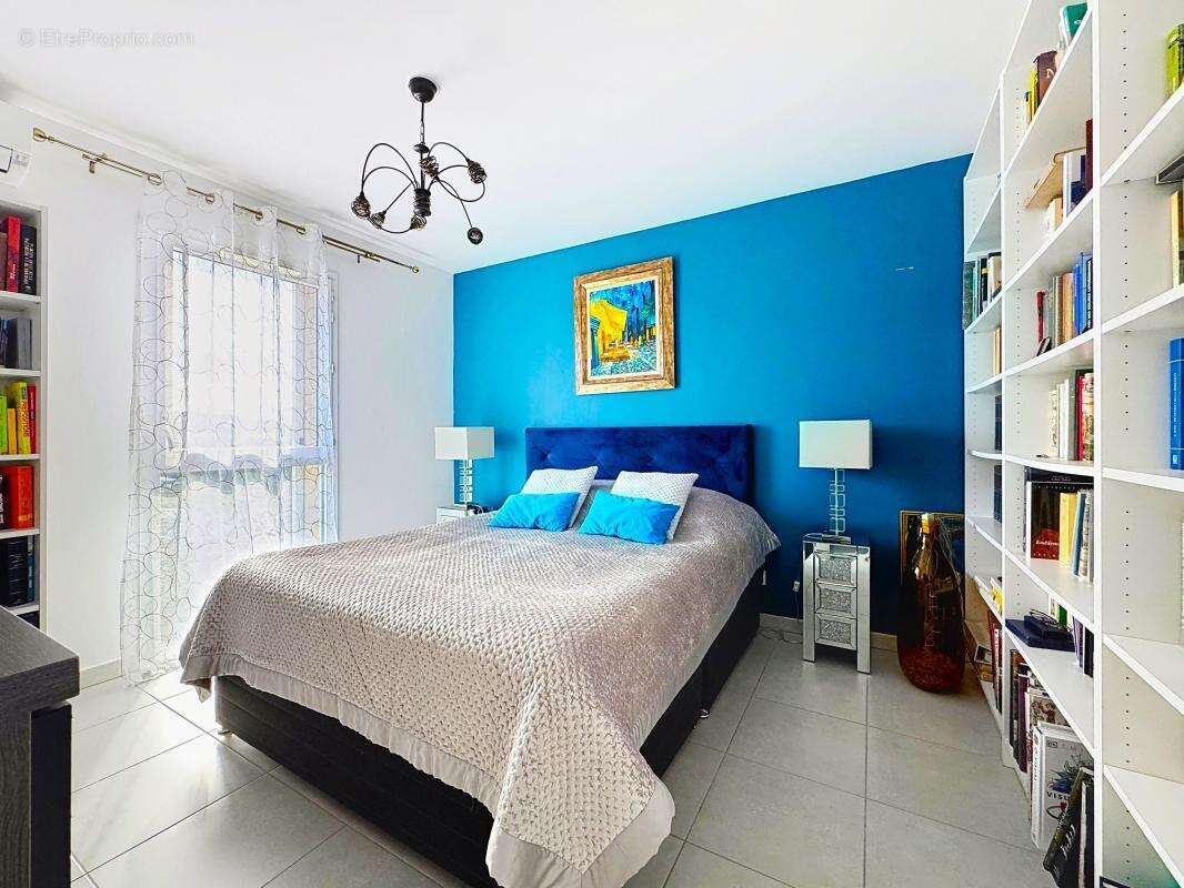 Appartement à SAINT-LAURENT-DU-VAR