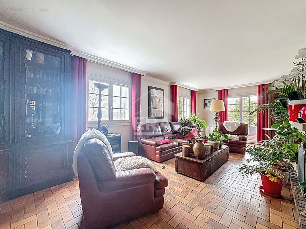 Maison à CHAUMONTEL