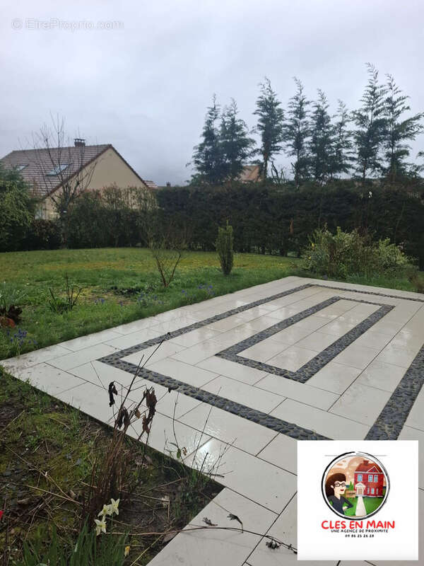 Maison à MERU