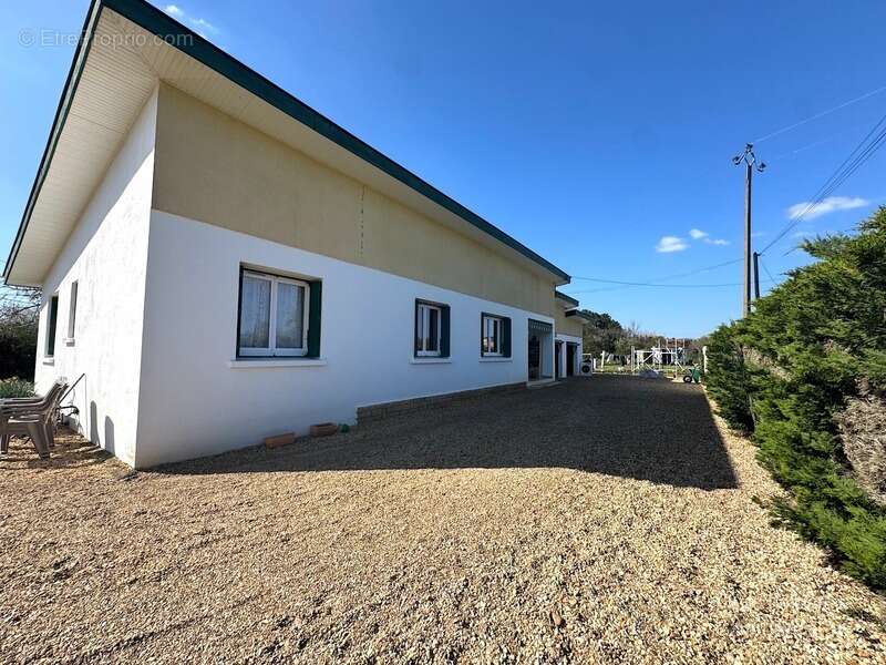 Maison à MONTPON-MENESTEROL