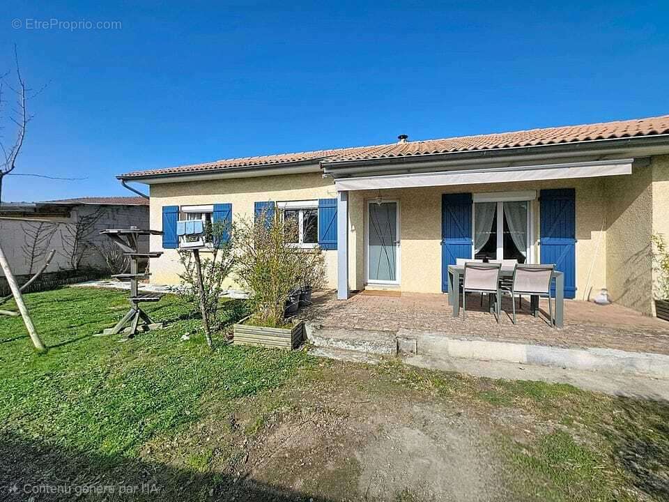 Maison à LUZINAY