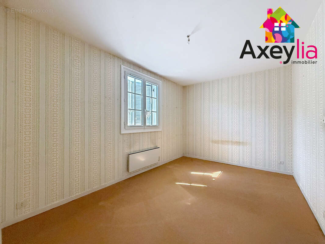 A vendre - mably - maison avec trois chambres, bureau, garage et terrain - photo 5