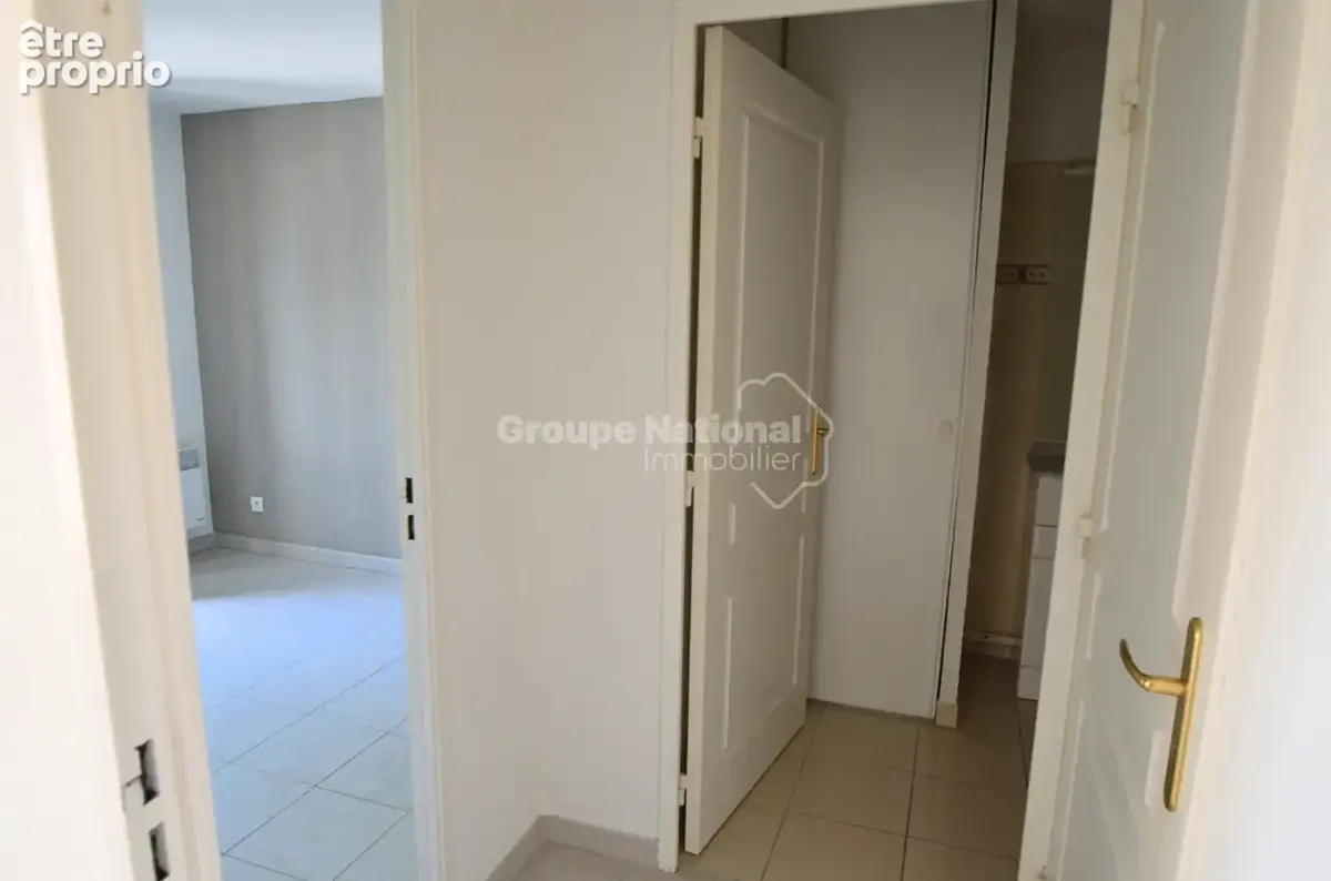 T3 climatisé de 55 m²  avec balcon couvert + garage privatif au sous-sol  dans une copropriété recherchée - photo 8