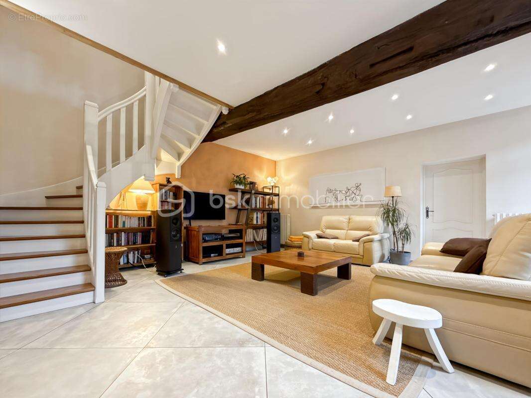 Maison à PLESSIS-SAINT-JEAN