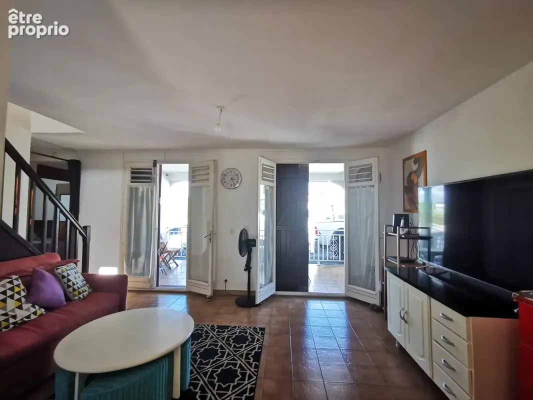Maison 135 m² à Baie-Mahault  - photo 3
