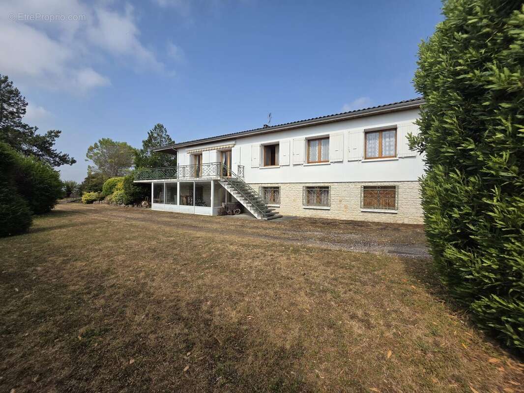 Maison à TONNAY-CHARENTE