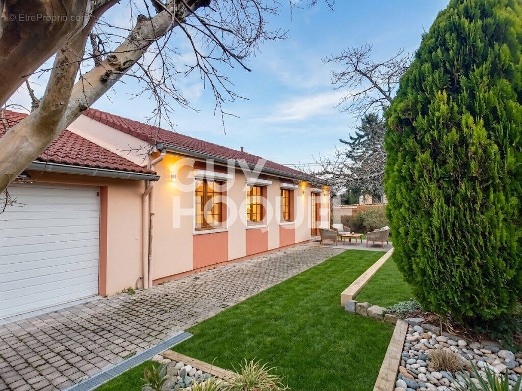 Maison à BRINDAS
