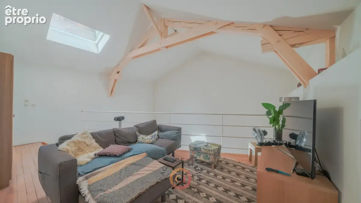 Dans le centre de Riom, une charmante maison d'environ 207m2 avec terrasse intérieure - photo 4