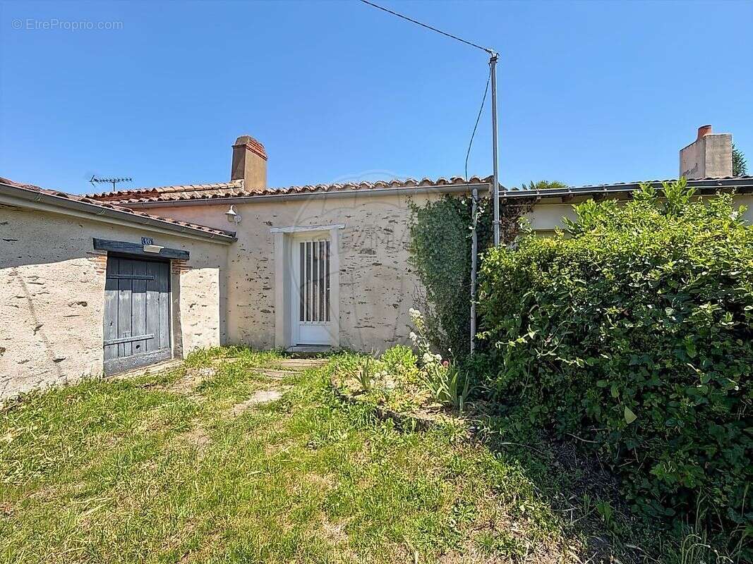 Maison à SAINT-JULIEN-DE-CONCELLES