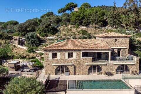 Maison à BORMES-LES-MIMOSAS