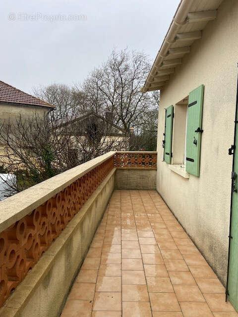 Maison à CHENAC-SAINT-SEURIN-D'UZET