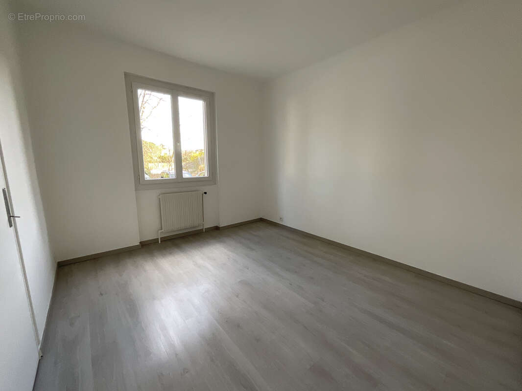 Appartement à SAINT-BONNET-DE-MURE