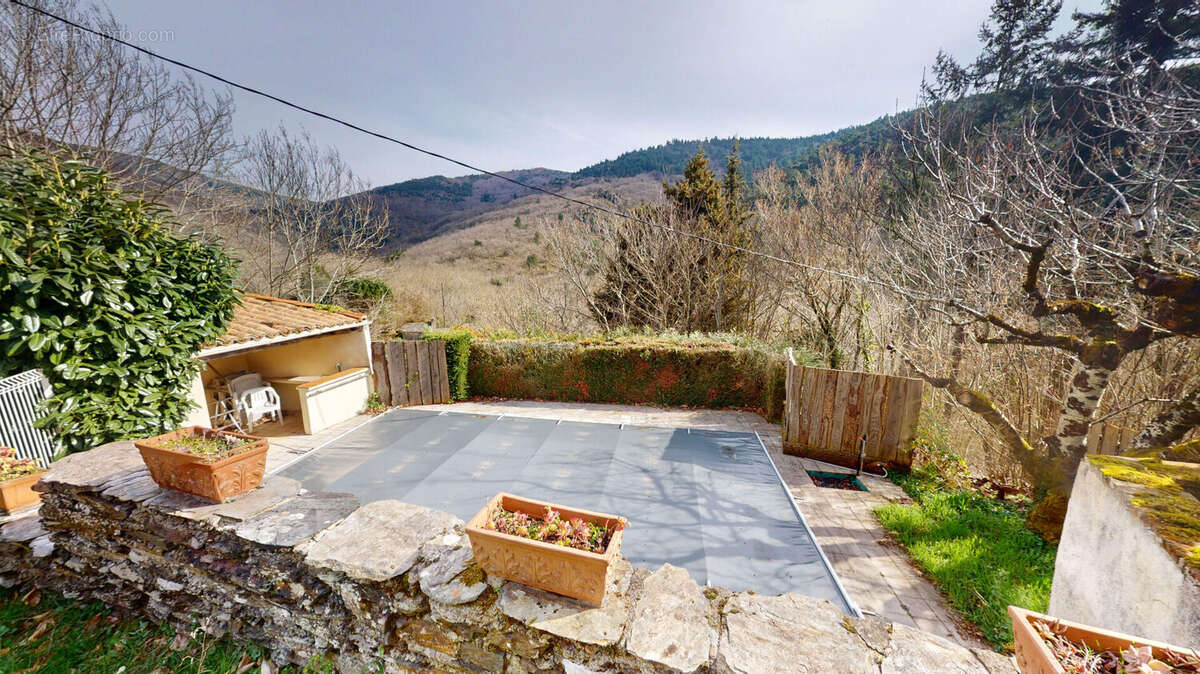 Maison à LESPINASSIERE