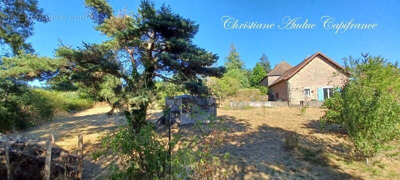 Maison à vendre 4 pièces 93 m² proche de CHAROLLES sur parcelle de terrain de 1970 m² - photo 2