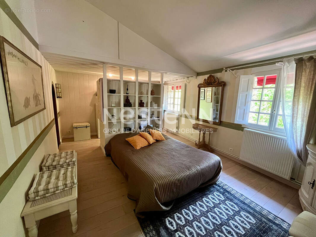 Maison en pierre de caractère rénovée de 185 m² à Fajac-en-Val, 20 km de Carcassonne, 4 chambres, bureaux, cadre naturel au calm - photo 10