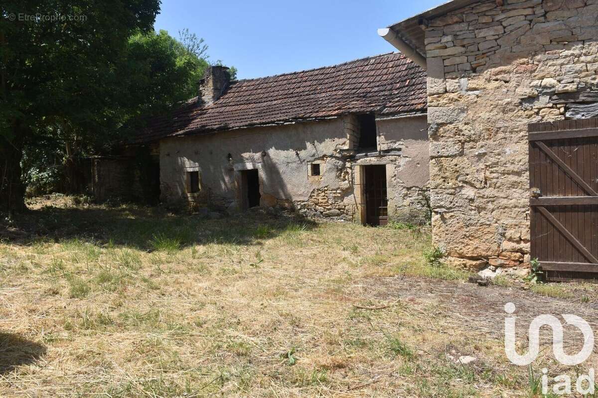 Maison 255 m² à Loze  - photo 2