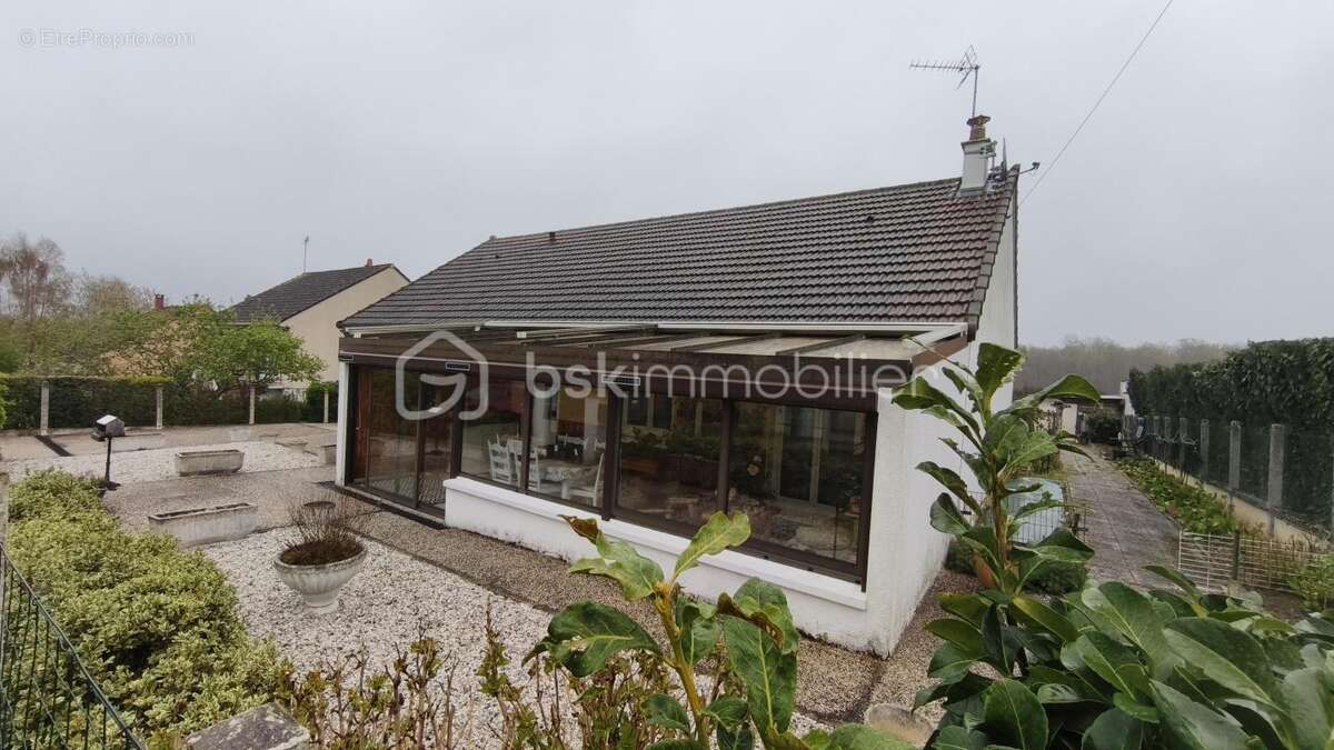 Maison 88 m² à Saint-Florent  - photo 3