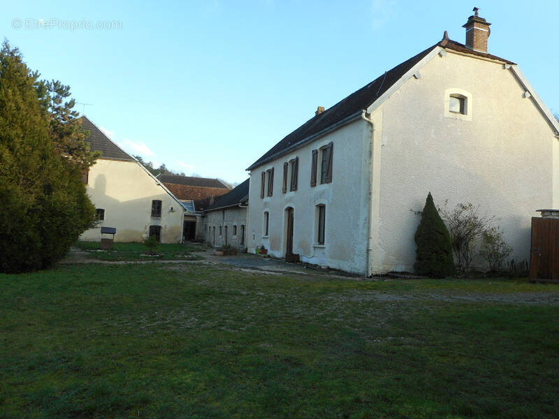 Maison à BAR-SUR-SEINE