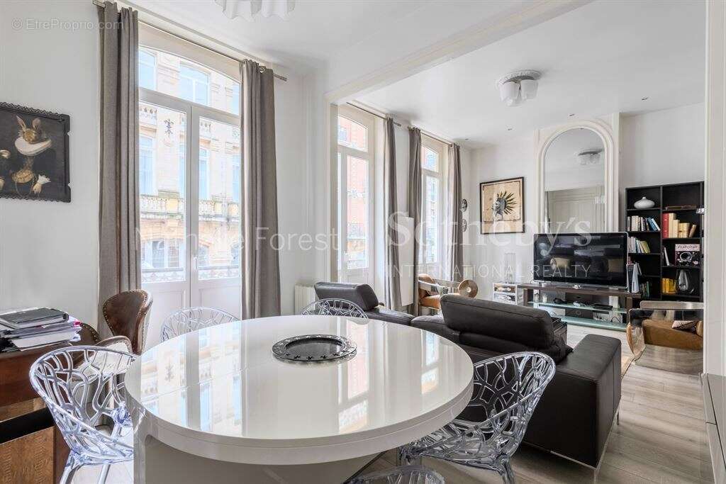 PARVIS SAINT MAURICE magnifique T3 de 91m2  Haussmanien rénové cave - photo 4