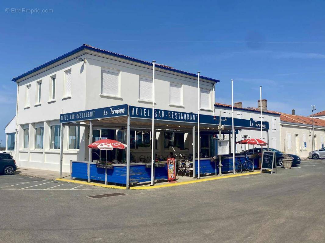 Commerce à BOURCEFRANC-LE-CHAPUS