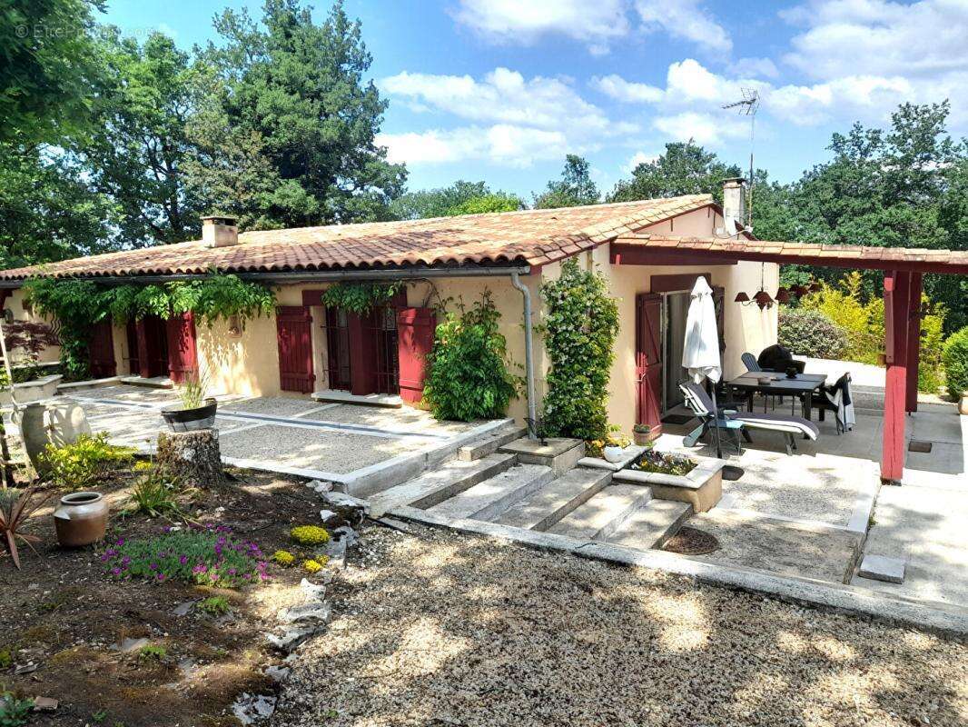 Maison Chourgnac 9 pièce(s) 260 m2 - photo 3