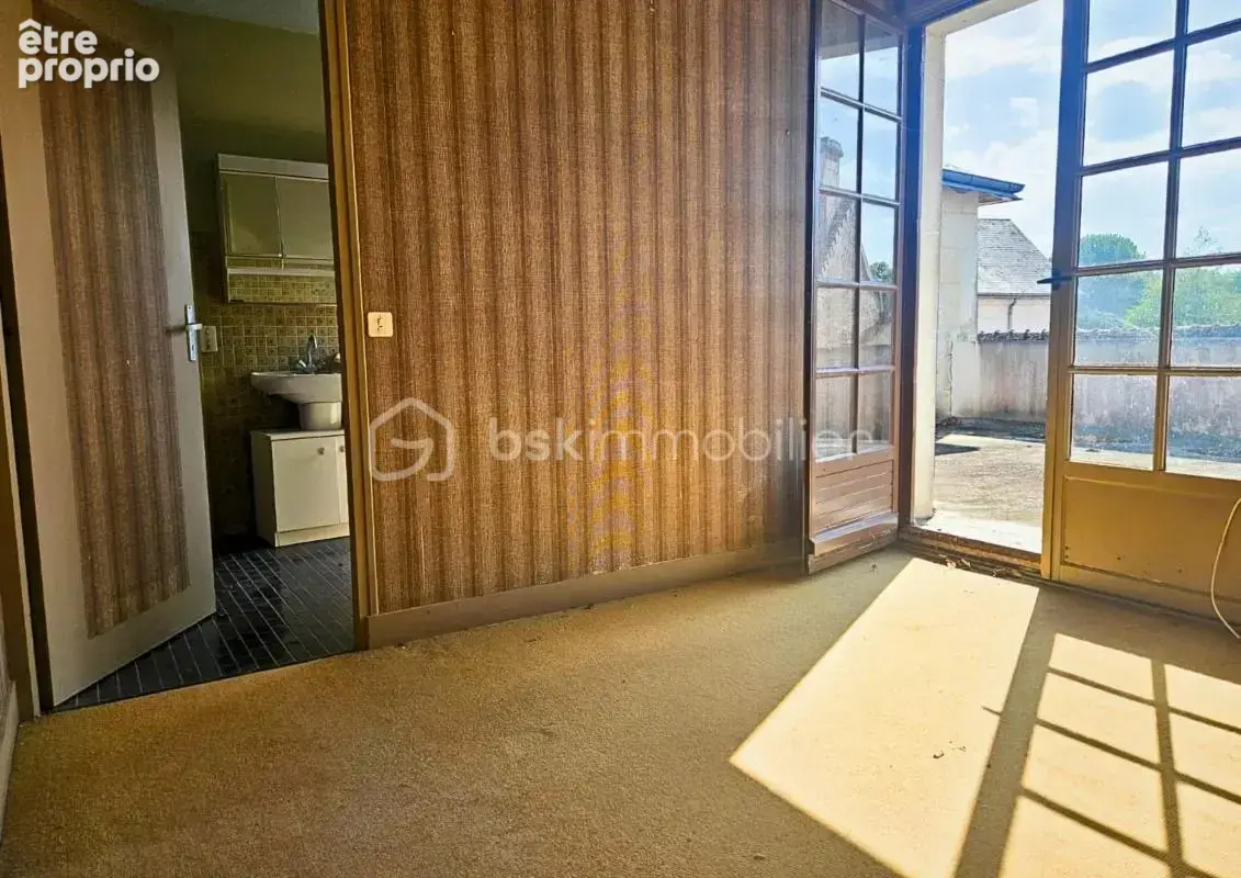 Découvrez cet ensemble immobilier situé au cœur d’un charmant village dynamique de Sud Touraine - photo 13