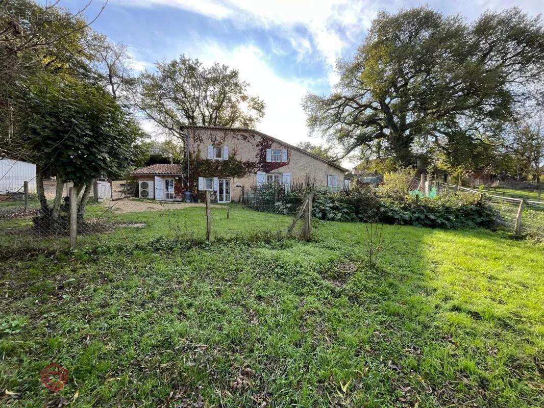 Maison à LARROQUE-SAINT-SERNIN