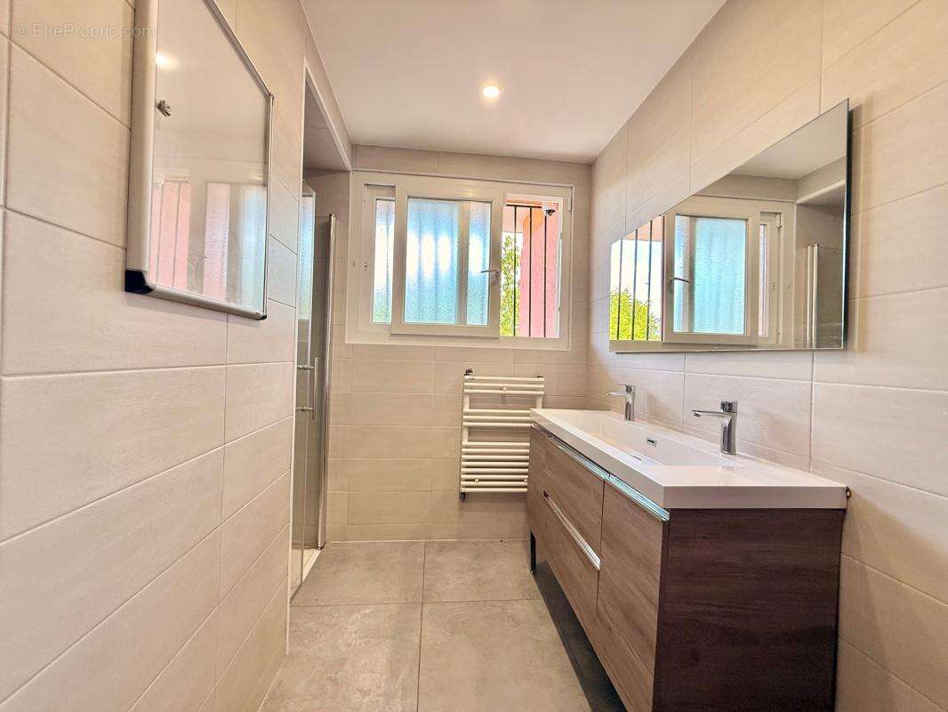 Maison familiale 7 chambres – Dépendance de 33 m² – Jardin clos - photo 10