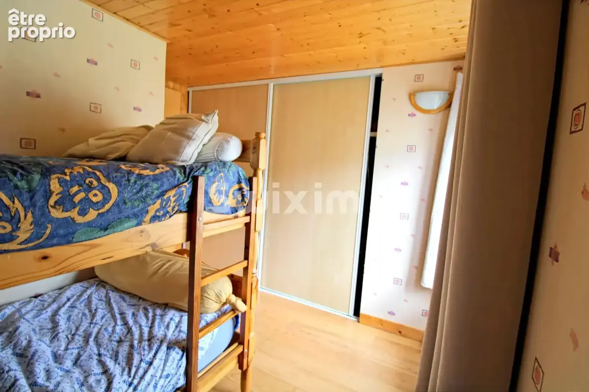 Chalet familial 5 pièces – 4 chambres – Terrain 801 m² – Balcon – Cheminée - photo 7