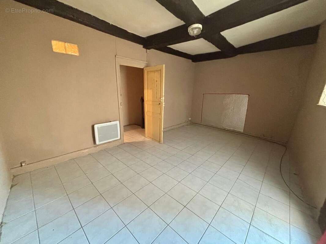 Béziers centre-ville  maison de ville t3 à rénover  64 m² - photo 6