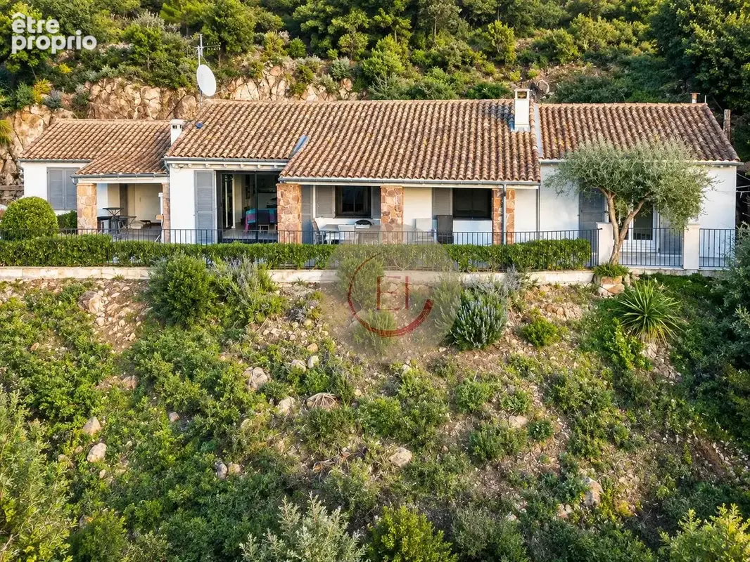 Maison à MANDELIEU-LA-NAPOULE
