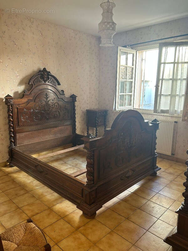 Maison à MOULIETS-ET-VILLEMARTIN