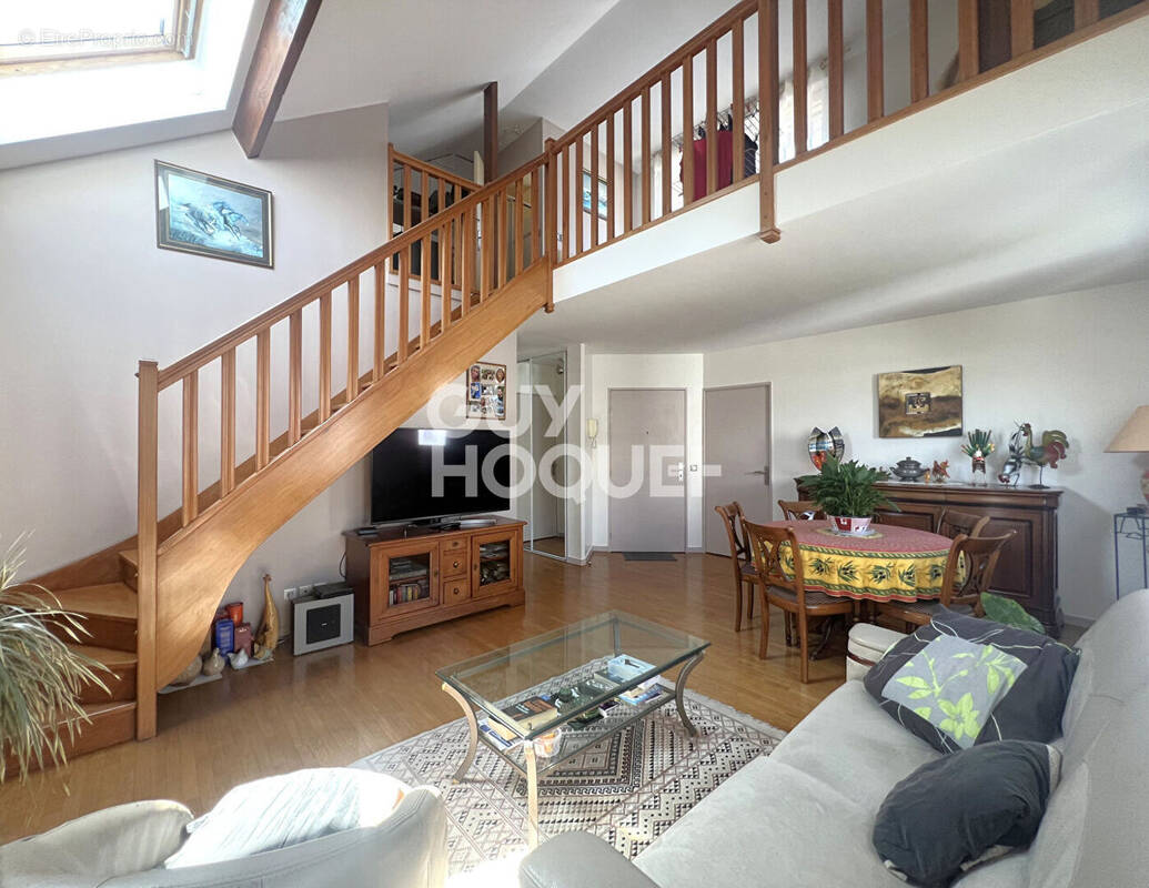 Appartement à COURBEVOIE